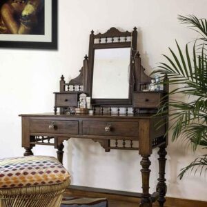 Showcasing antique funiture from Auraz.